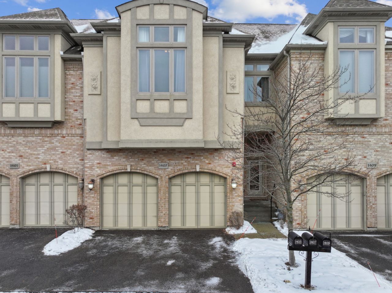 1407 W Rue Paris Place, Inverness, IL 60067 Main Photo