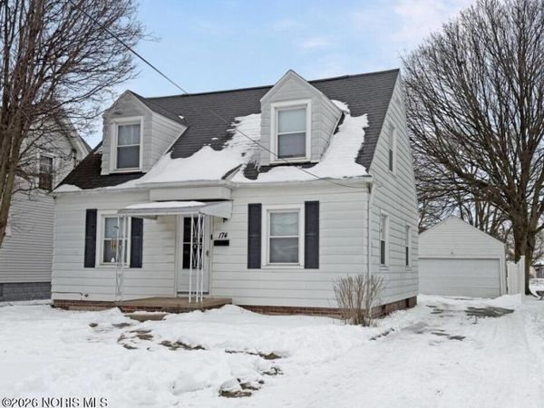 174 Hannum Avenue, Rossford, OH 43460