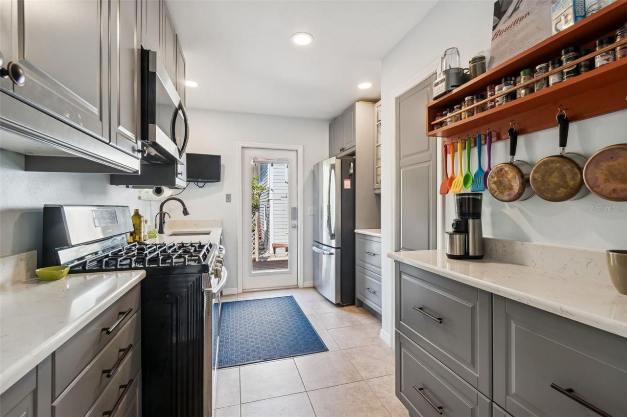 2517 3rd Avenue N, Saint Petersburg, FL 33713 Photo