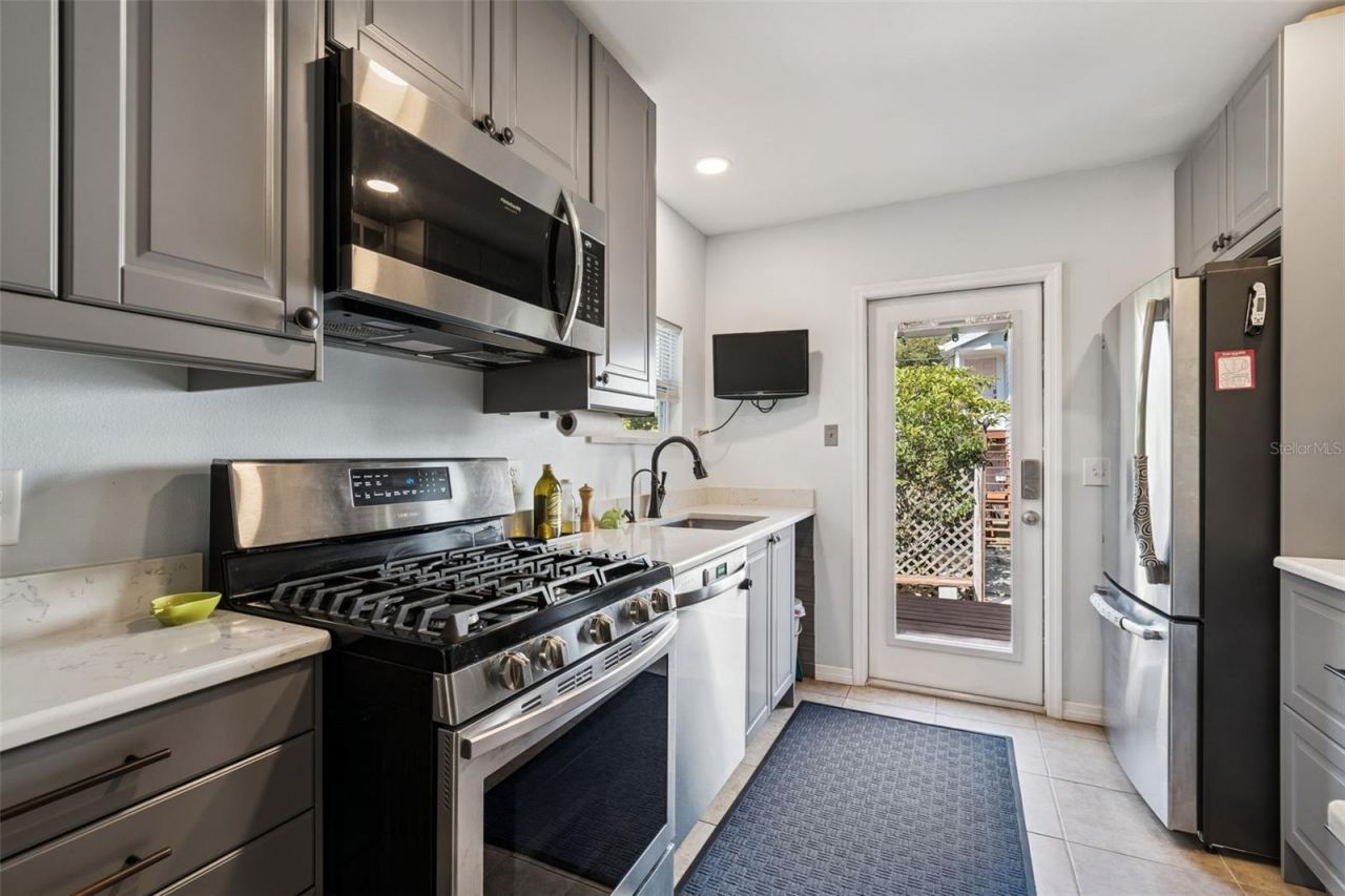 2517 3rd Avenue N, Saint Petersburg, FL 33713 Photo