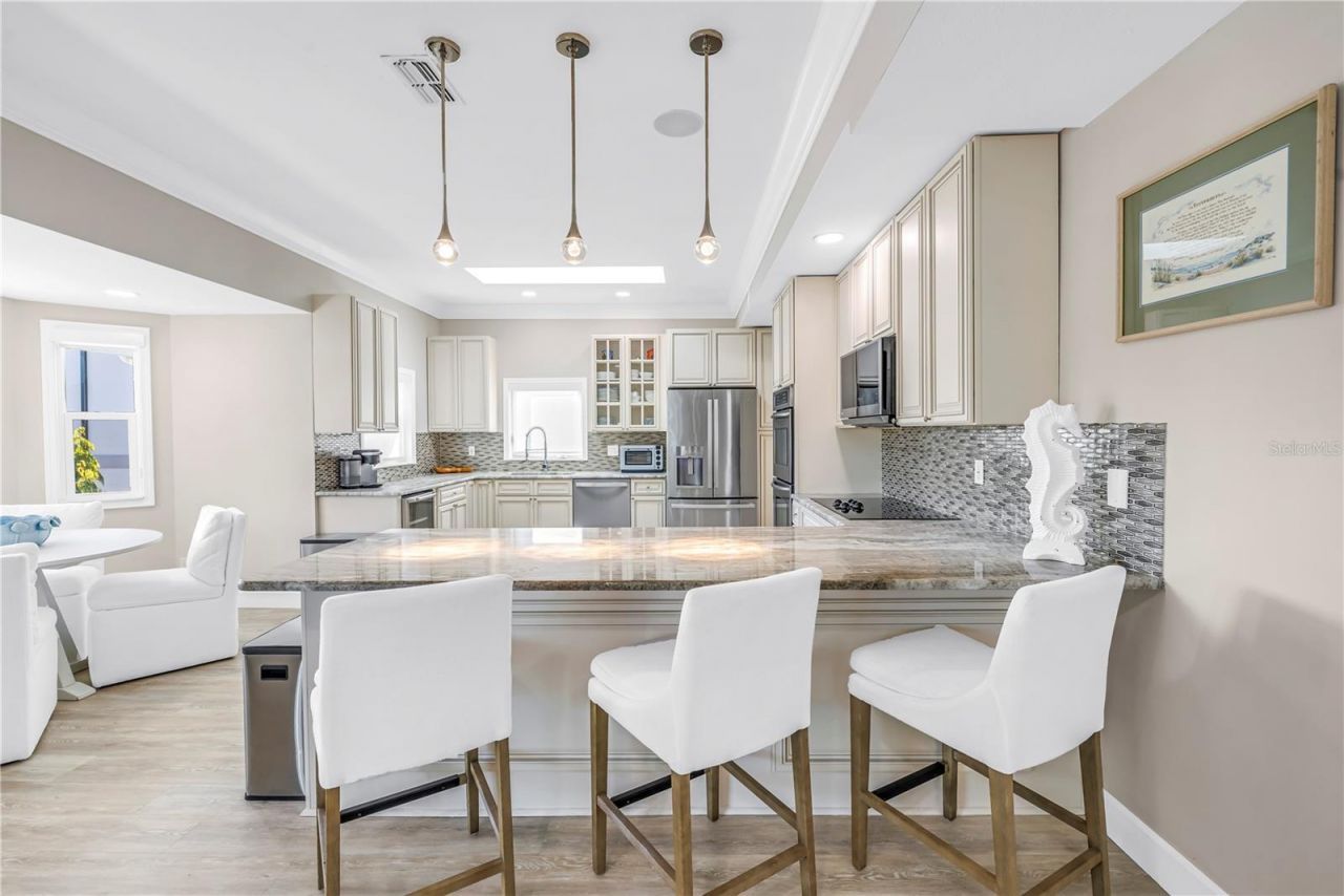 289 8th Avenue N, Tierra Verde, FL 33715 Photo