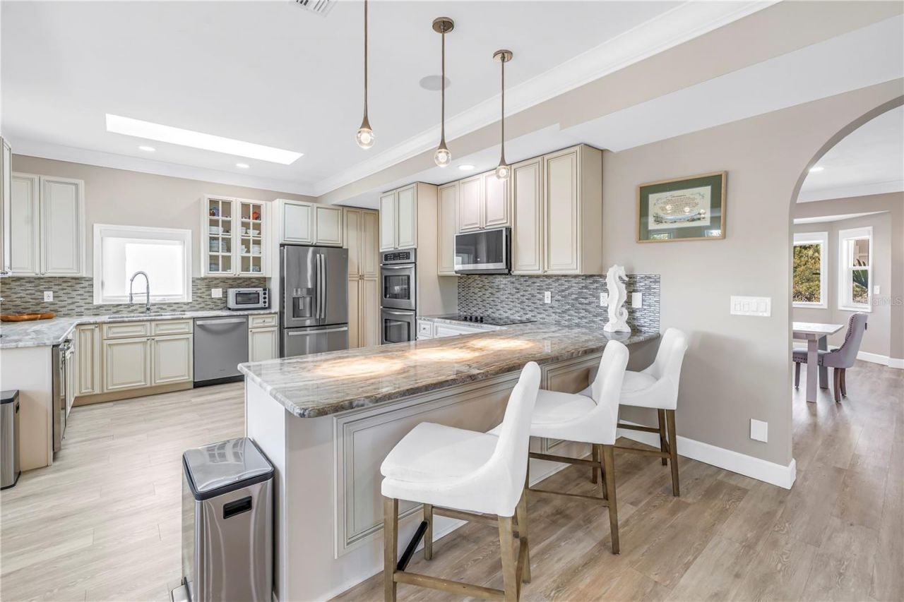 289 8th Avenue N, Tierra Verde, FL 33715 Photo