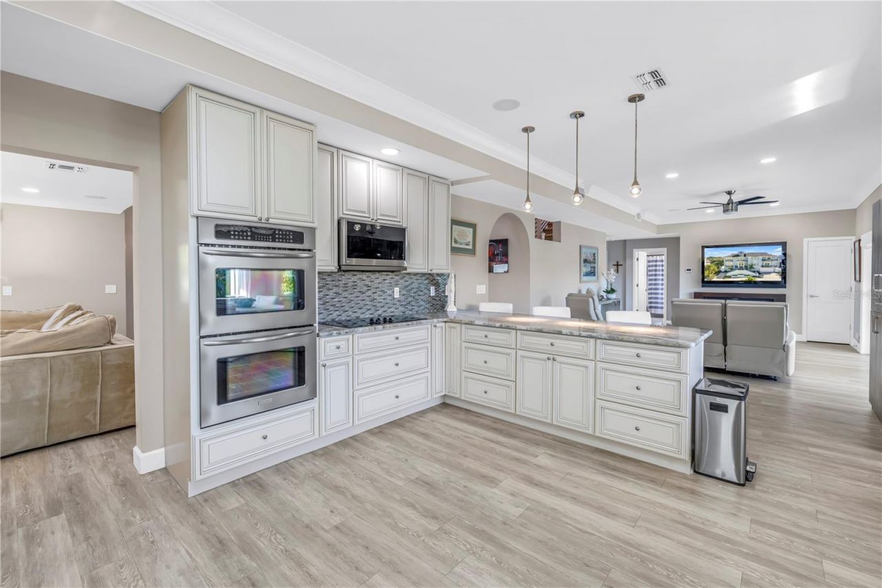 289 8th Avenue N, Tierra Verde, FL 33715 Photo