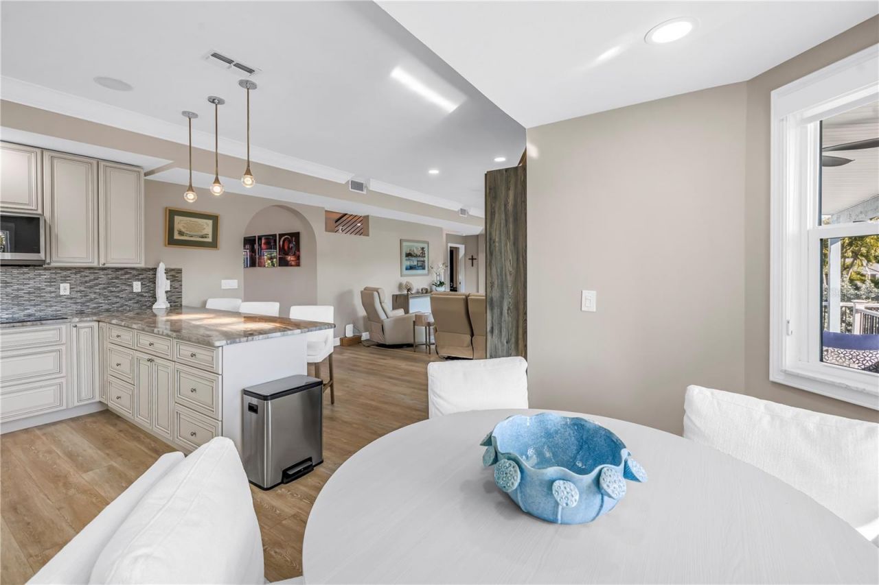 289 8th Avenue N, Tierra Verde, FL 33715 Photo