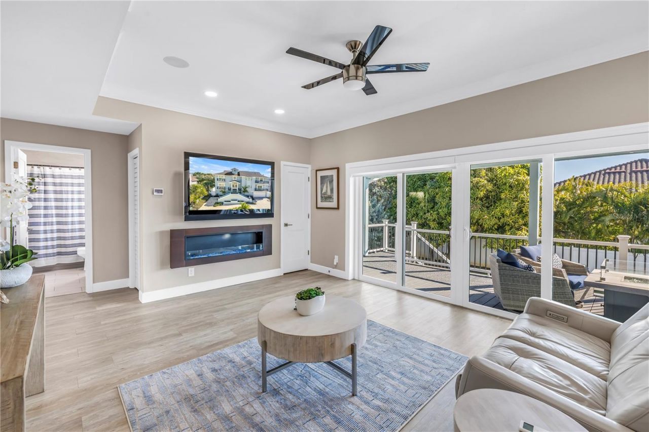 289 8th Avenue N, Tierra Verde, FL 33715 Photo