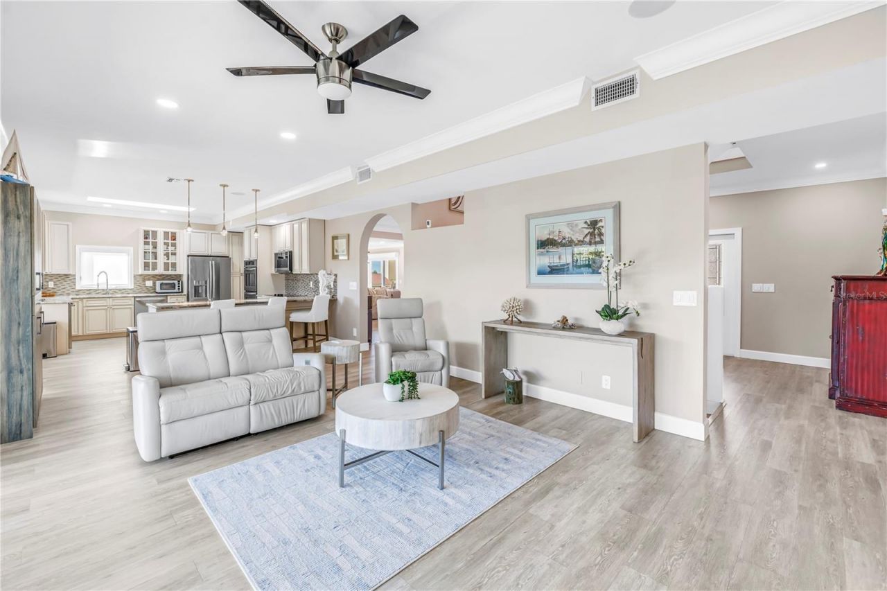 289 8th Avenue N, Tierra Verde, FL 33715 Photo