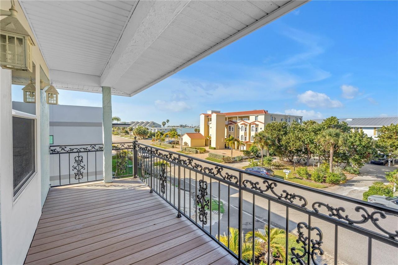 289 8th Avenue N, Tierra Verde, FL 33715 Photo