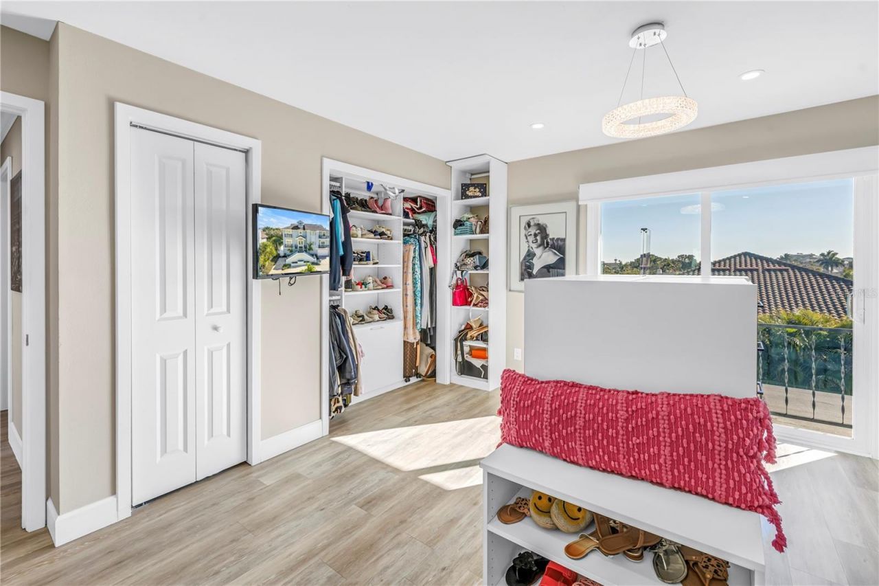 289 8th Avenue N, Tierra Verde, FL 33715 Photo