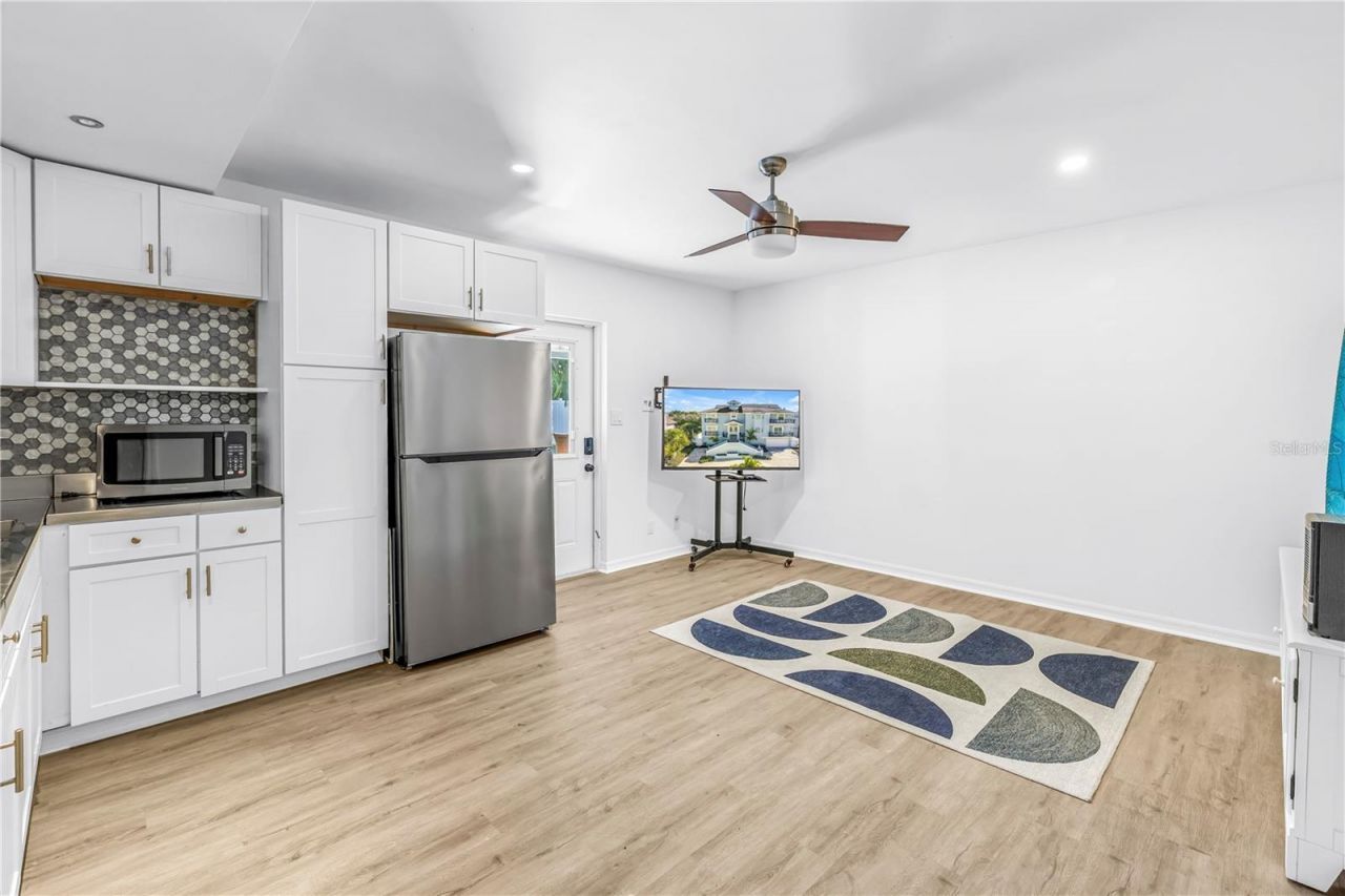 289 8th Avenue N, Tierra Verde, FL 33715 Photo