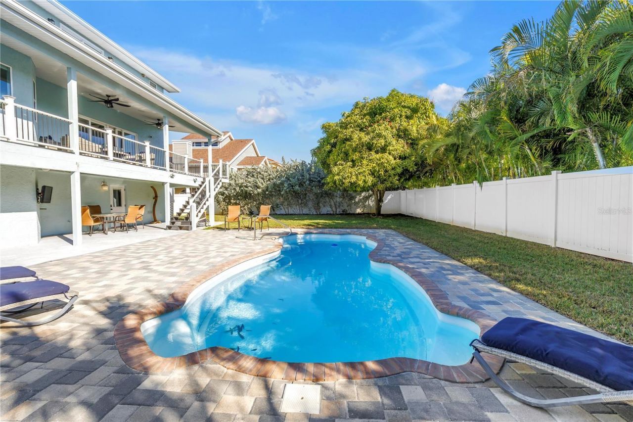 289 8th Avenue N, Tierra Verde, FL 33715 Photo