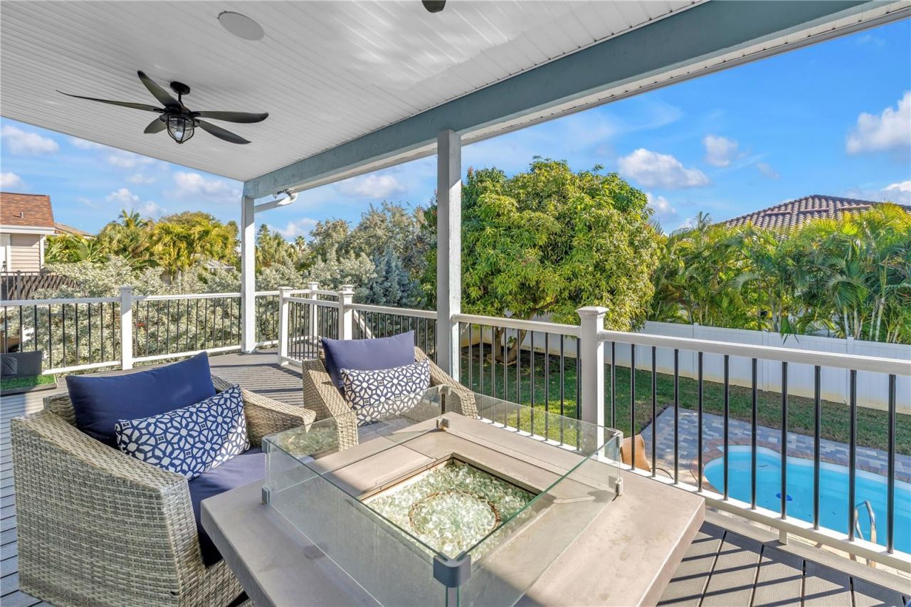 289 8th Avenue N, Tierra Verde, FL 33715 Photo