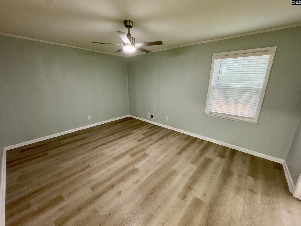 1071 Elgin Road Photo 16