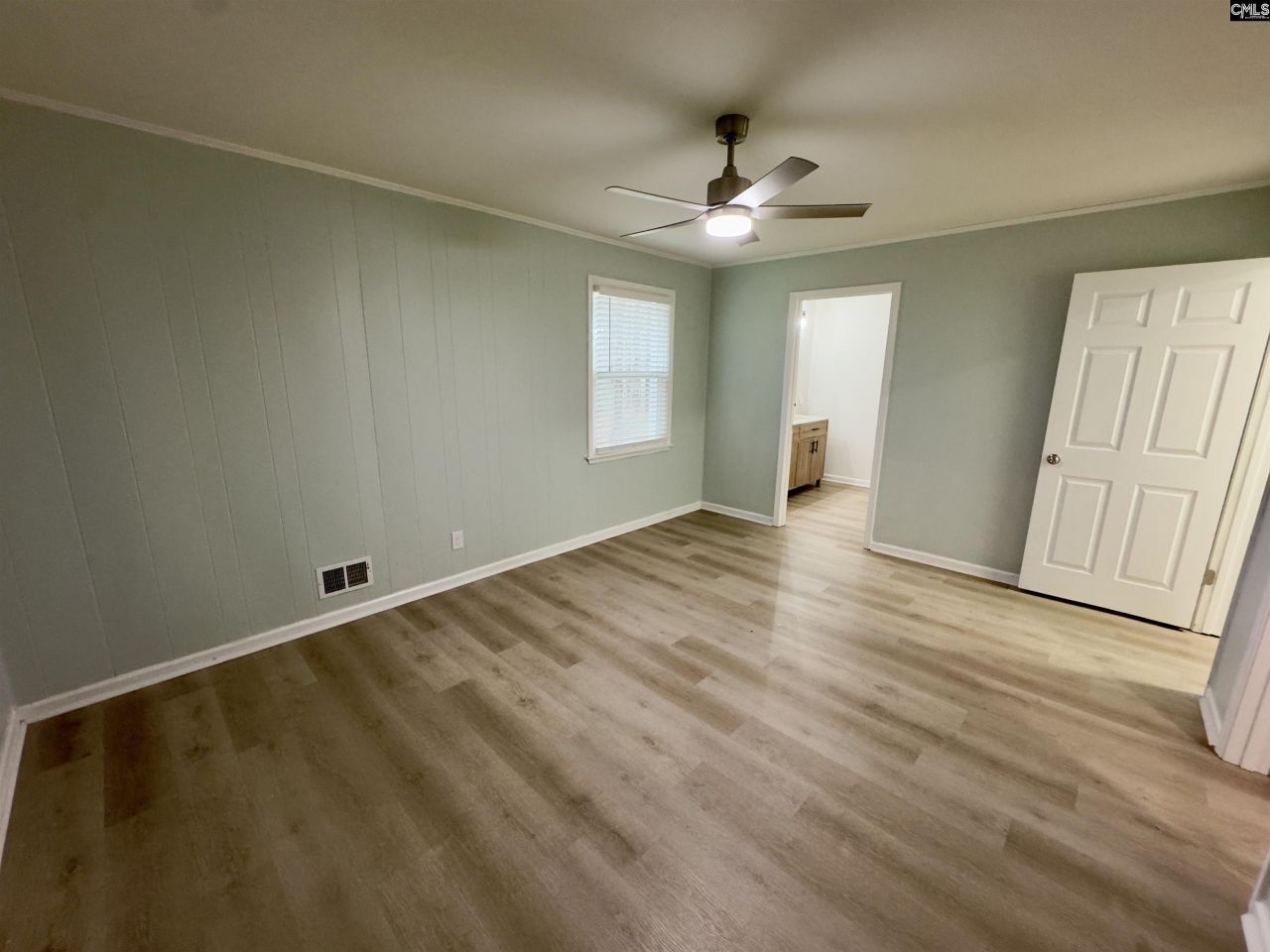 1071 Elgin Road Photo 17