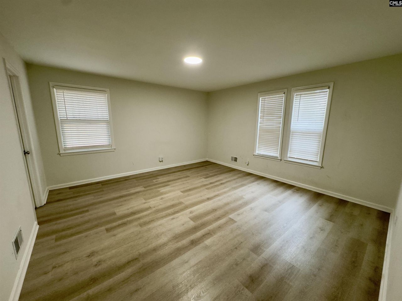 1071 Elgin Road Photo 28