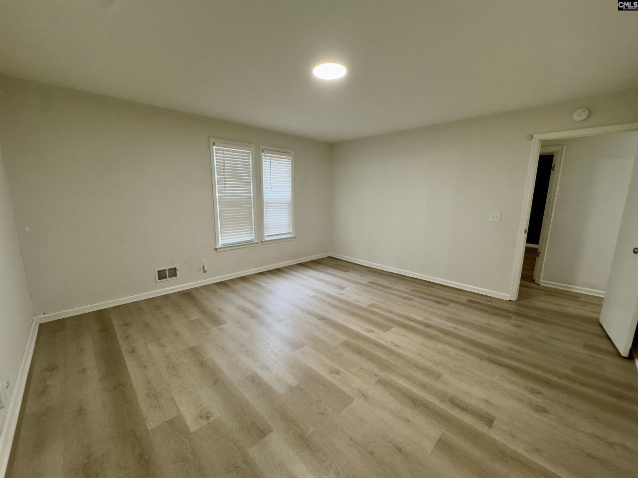 1071 Elgin Road Photo 29