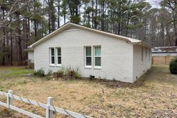 1071 Elgin Road photo 4