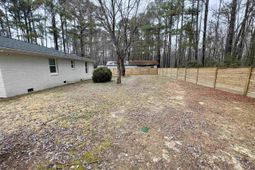 1071 Elgin Road photo 4