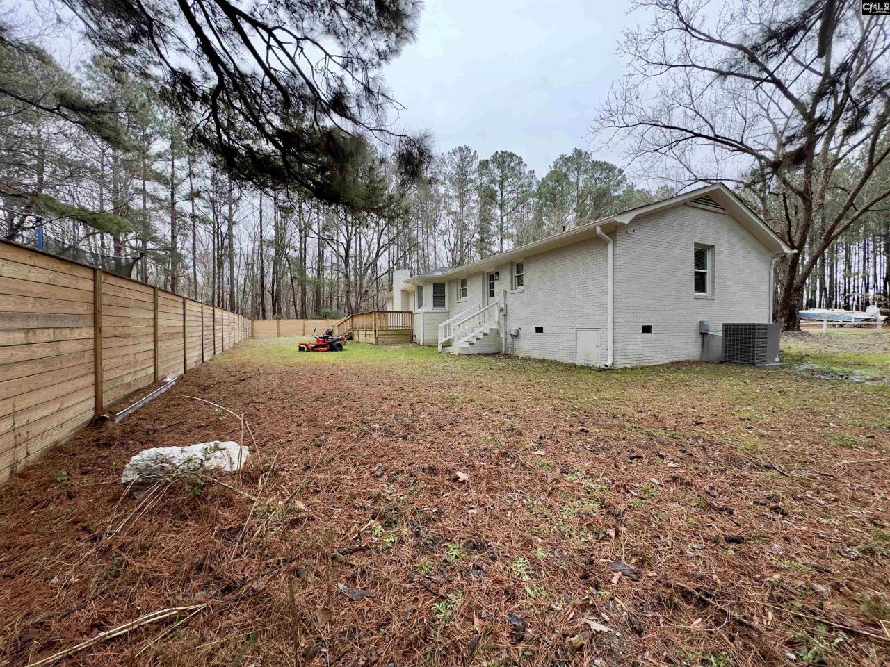 1071 Elgin Road Photo 9