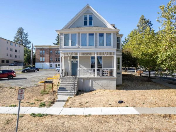 422 4th St, Cheney, WA 99004