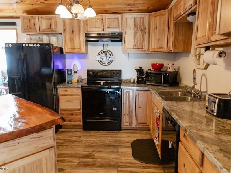 602 W Fernwood Avenue, Toronto, OH 43964 Photo 7