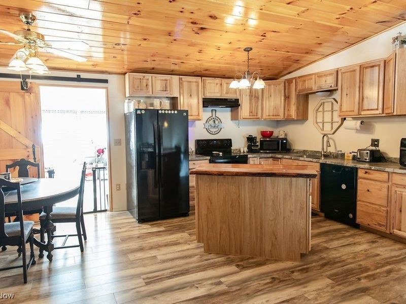 602 W Fernwood Avenue, Toronto, OH 43964 Photo 8