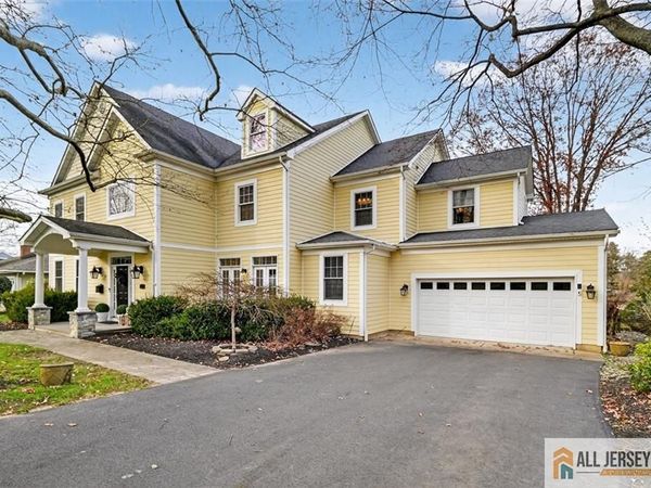 10 Evans Drive, Cranbury, NJ 08512