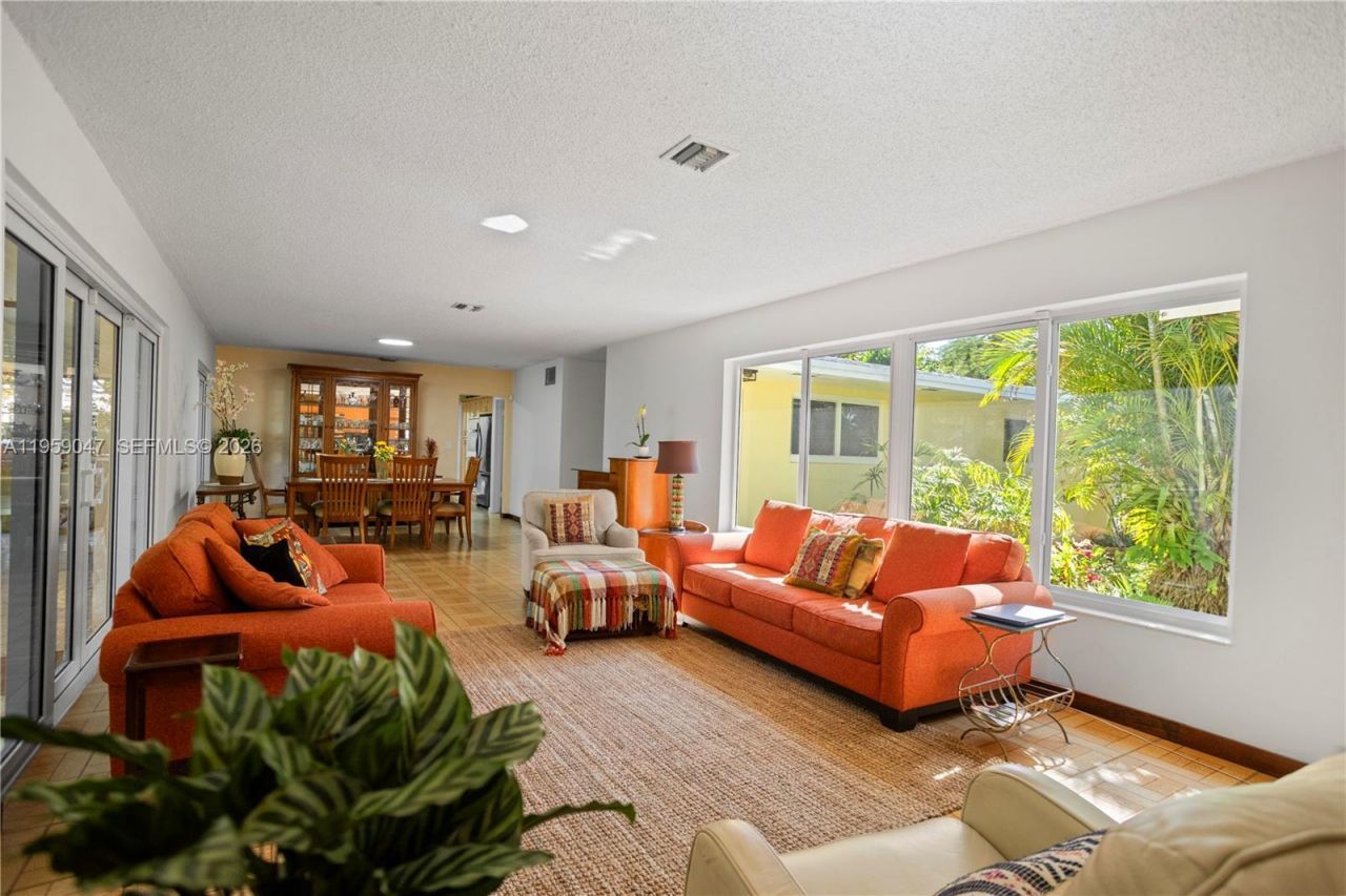 6331 SW 62nd Ter, South Miami, FL 33143 Photo