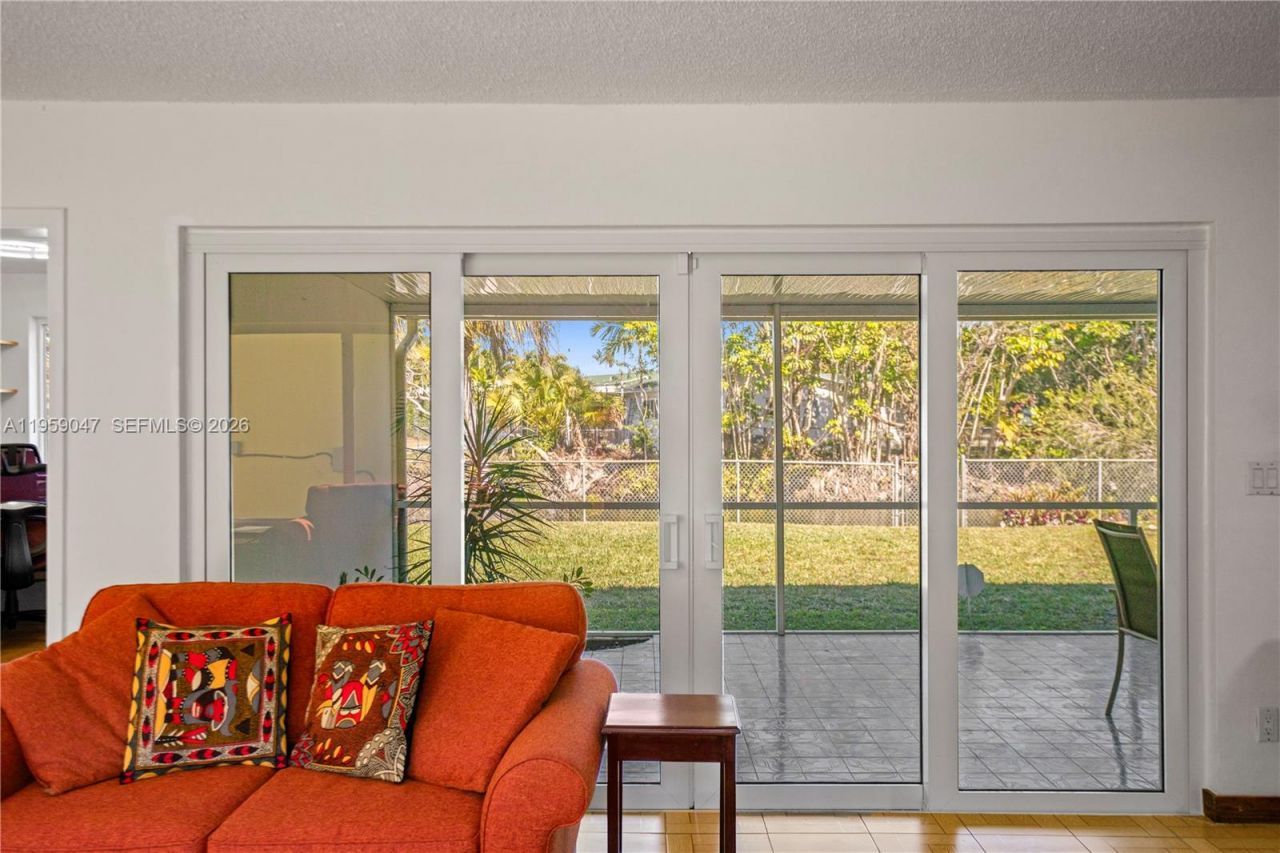 6331 SW 62nd Ter, South Miami, FL 33143 Photo