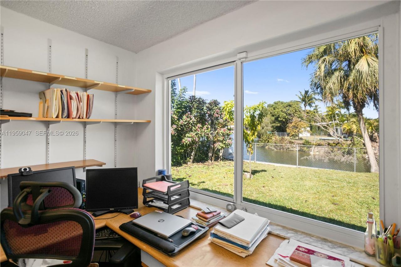 6331 SW 62nd Ter, South Miami, FL 33143 Photo