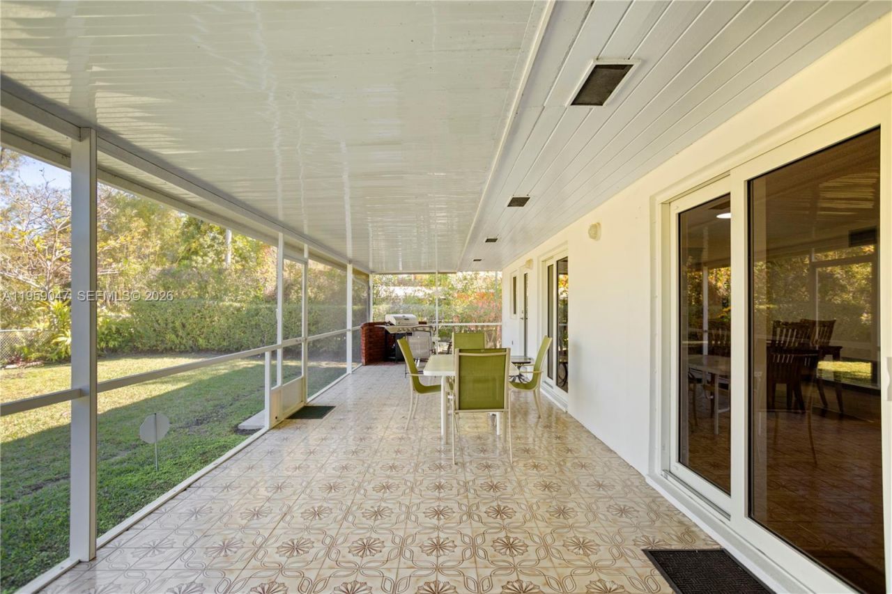 6331 SW 62nd Ter, South Miami, FL 33143 Photo