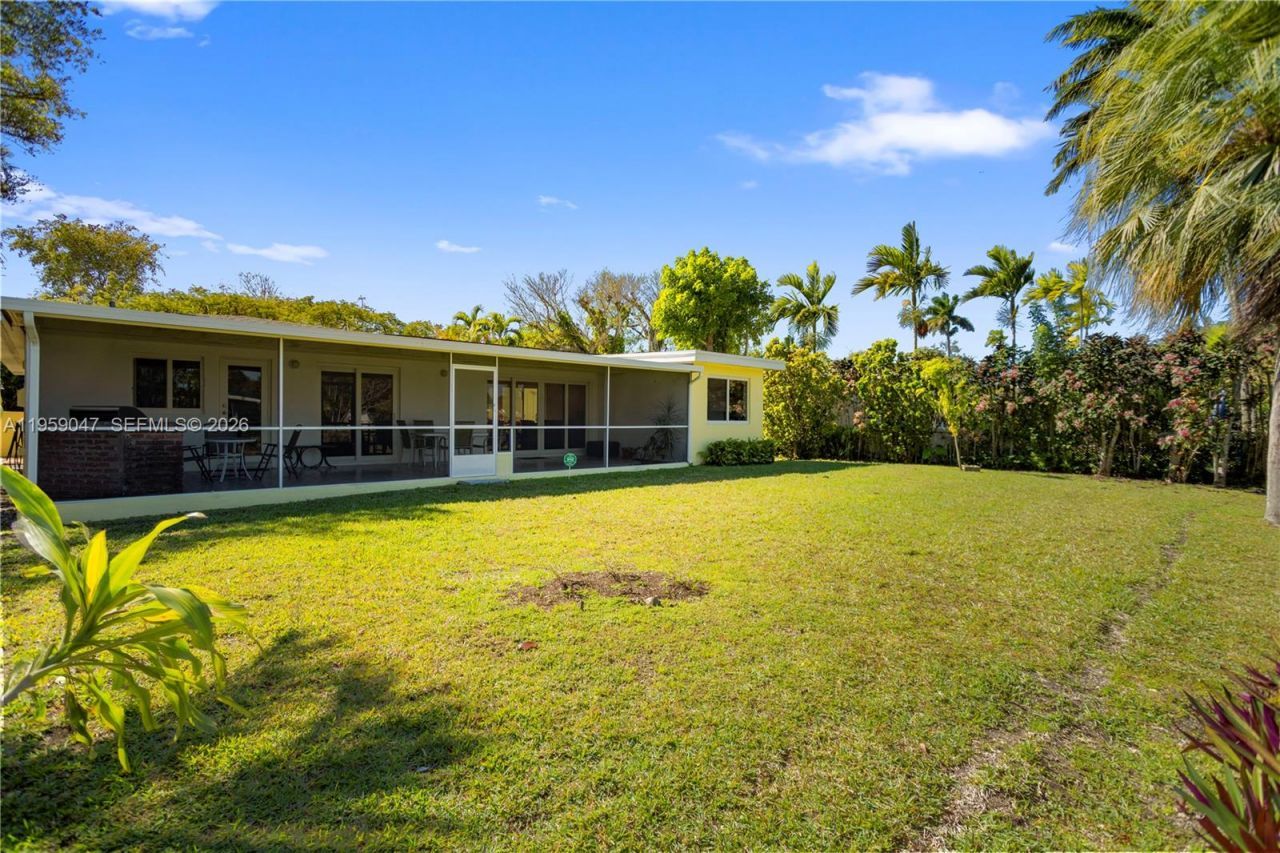 6331 SW 62nd Ter, South Miami, FL 33143 Photo