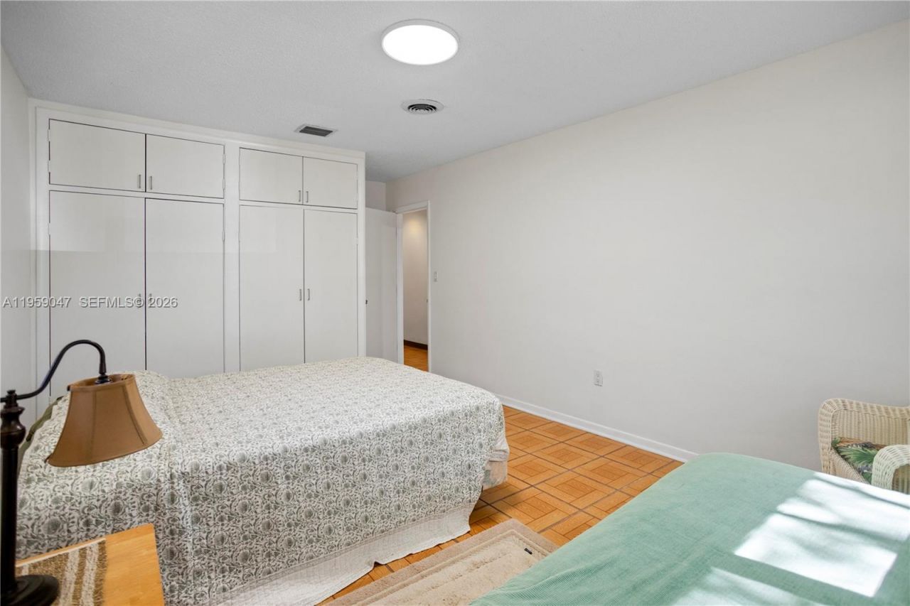 6331 SW 62nd Ter, South Miami, FL 33143 Photo