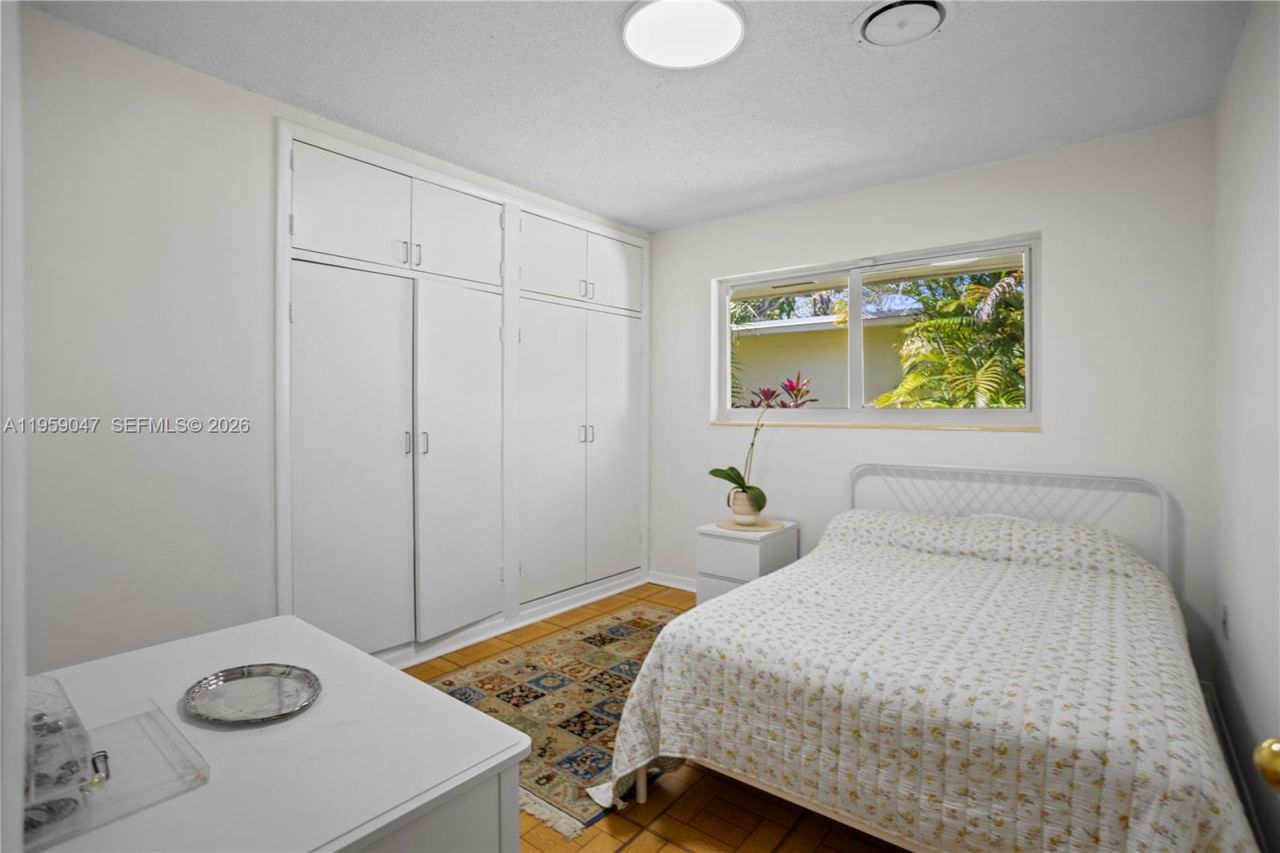 6331 SW 62nd Ter, South Miami, FL 33143 Photo