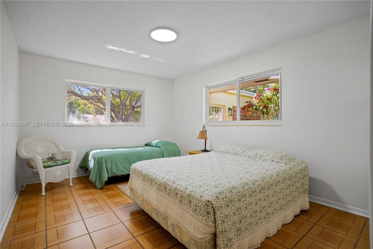 6331 SW 62nd Ter, South Miami, FL 33143 Photo