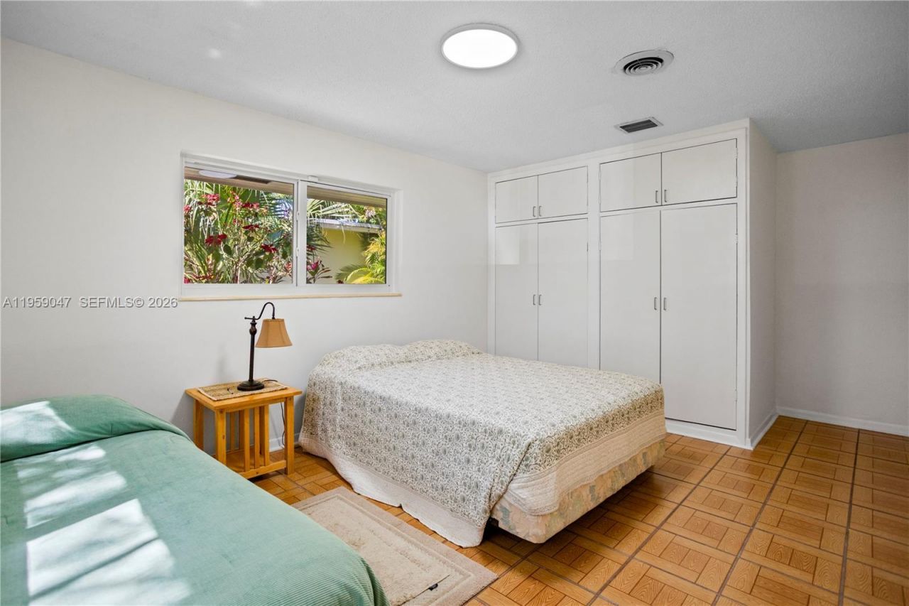 6331 SW 62nd Ter, South Miami, FL 33143 Photo