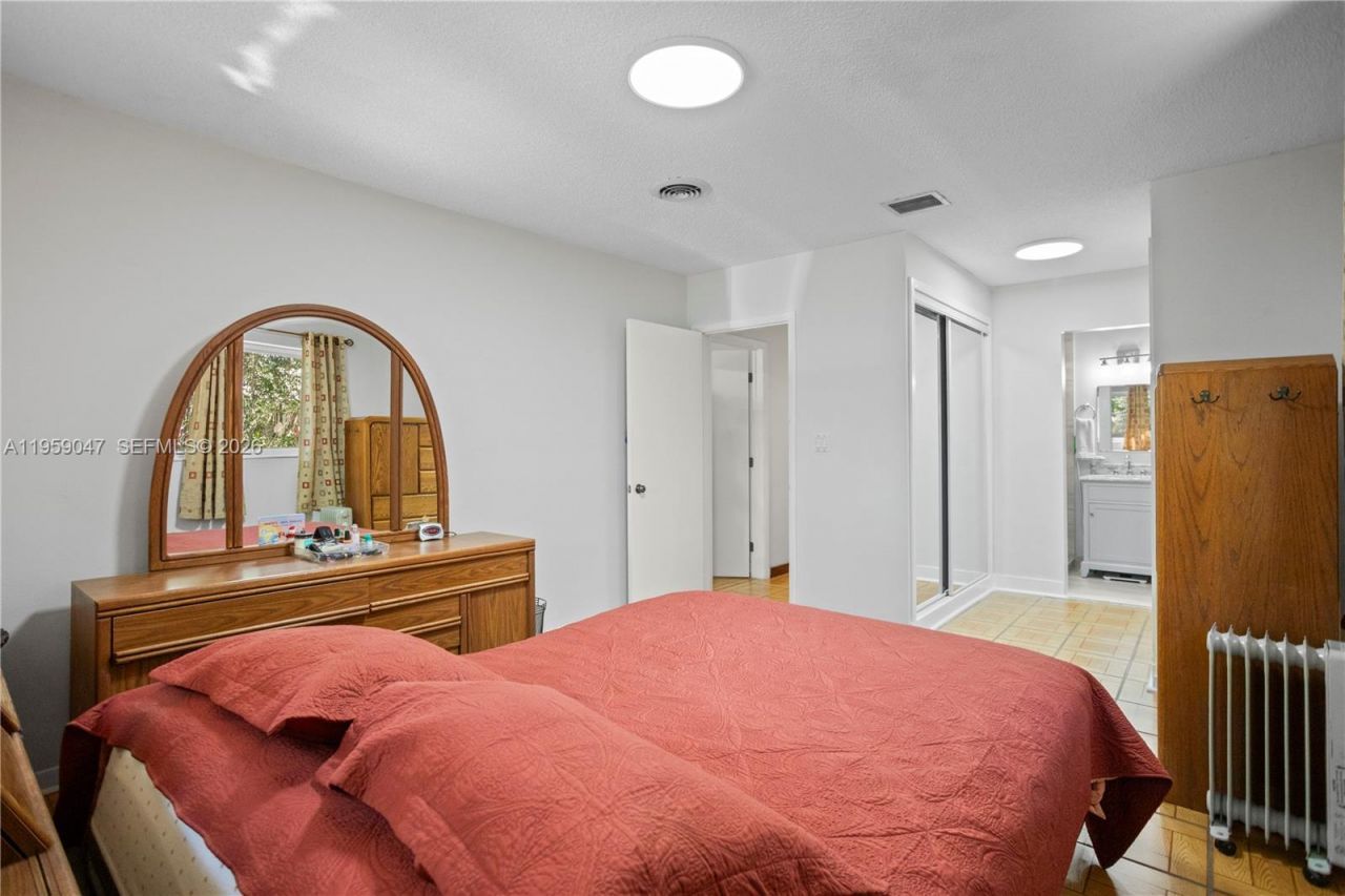 6331 SW 62nd Ter, South Miami, FL 33143 Photo