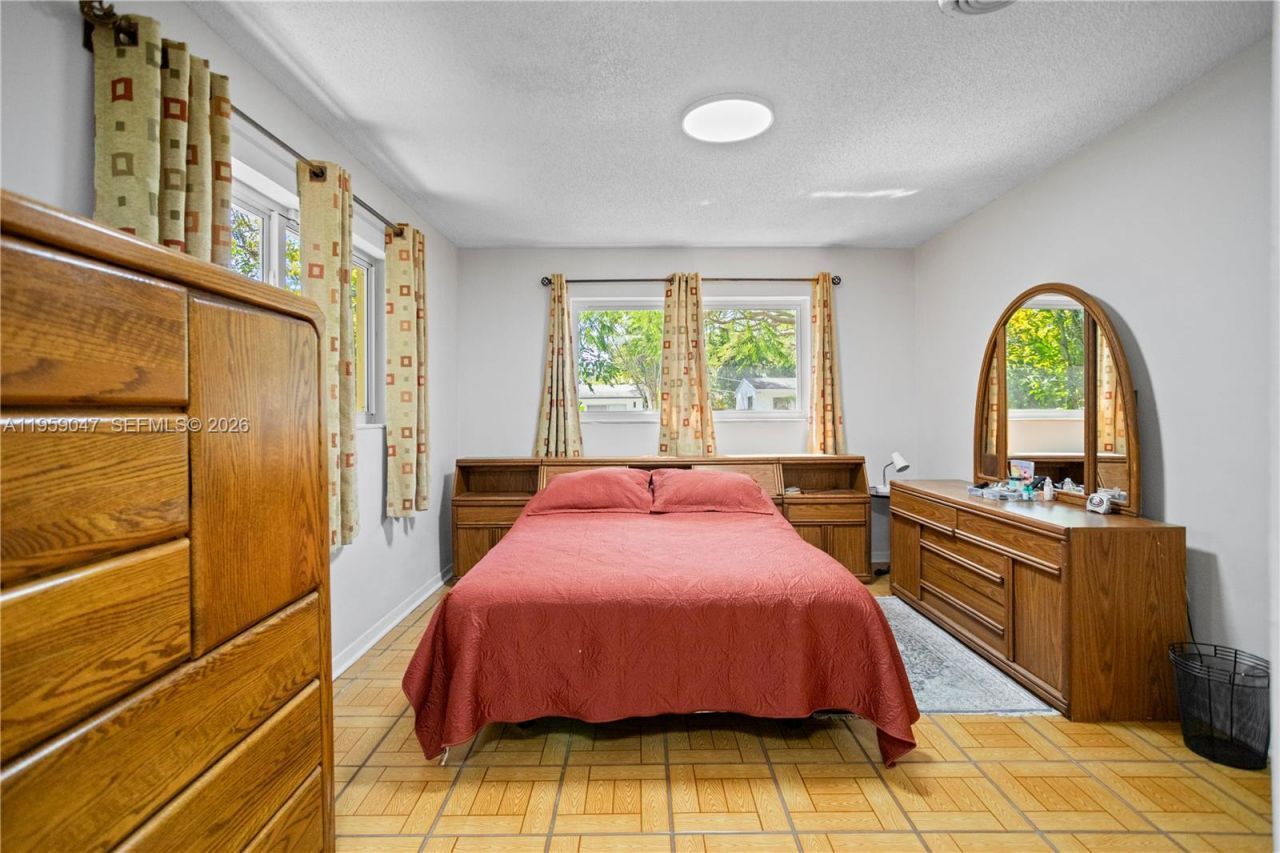 6331 SW 62nd Ter, South Miami, FL 33143 Photo