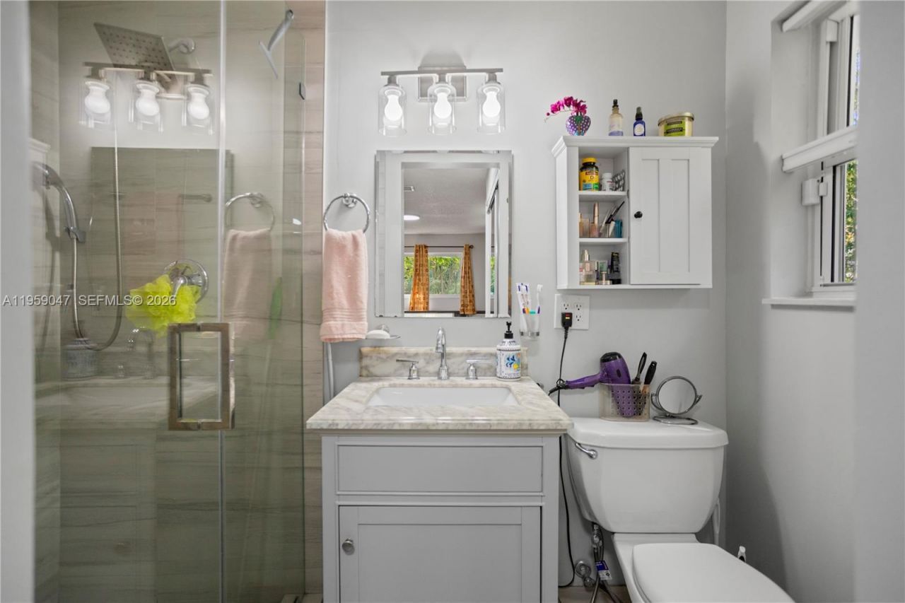 6331 SW 62nd Ter, South Miami, FL 33143 Photo