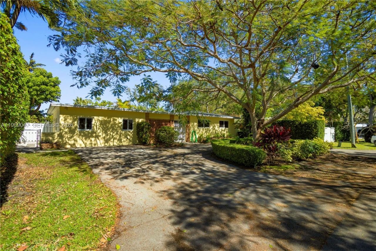 6331 SW 62nd Ter, South Miami, FL 33143 Photo