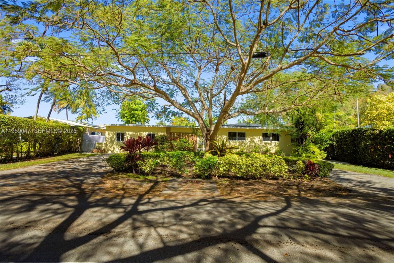 6331 SW 62nd Ter, South Miami, FL 33143 Photo