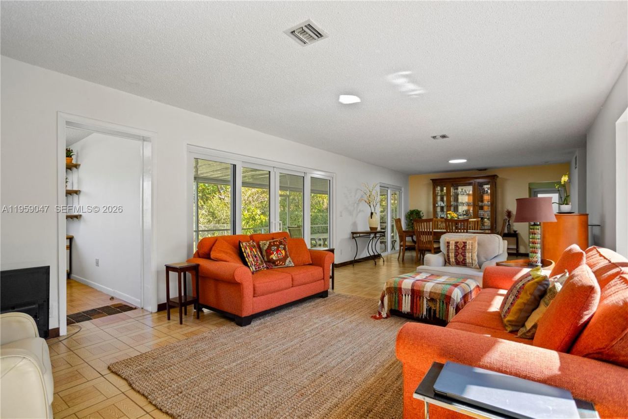 6331 SW 62nd Ter, South Miami, FL 33143 Photo