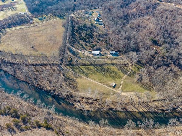 30633 MARIGOLD, Lebanon, MO 65536