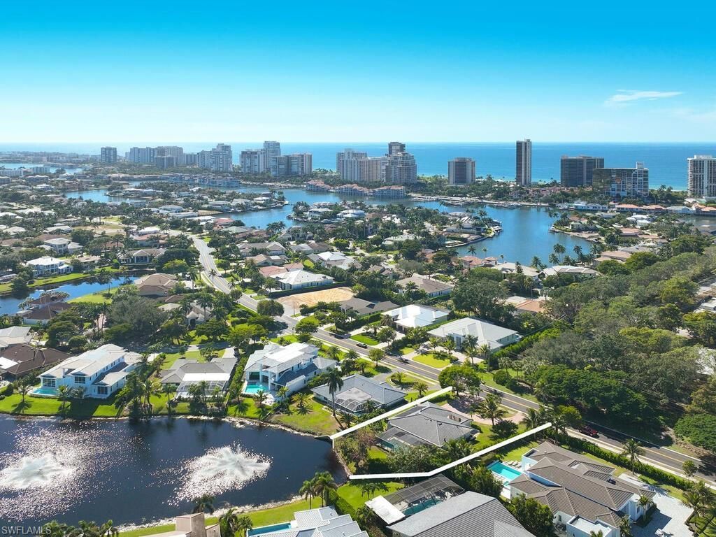 4916 Crayton Rd, Naples, FL 34103 Photo