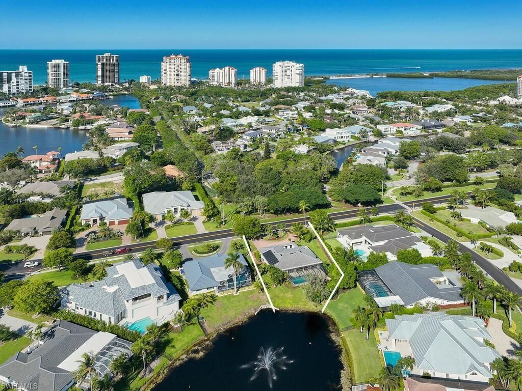 4916 Crayton Rd, Naples, FL 34103 Photo