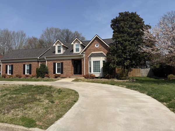 2825 Trelawny Dr, Clarksville, TN 37043