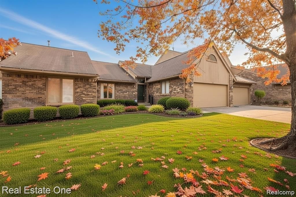 6121 Westbrooke Drive, West Bloomfield Township, MI 48322 Main Photo