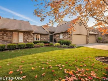 6121 Westbrooke Drive, West Bloomfield Twp, MI 48322