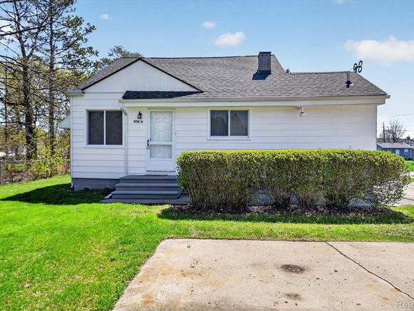 47816 Jefferson Avenue, Chesterfield Township, Mi 48047