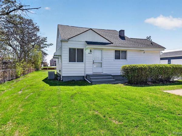 47816 Jefferson Avenue, Chesterfield Twp, MI 48047