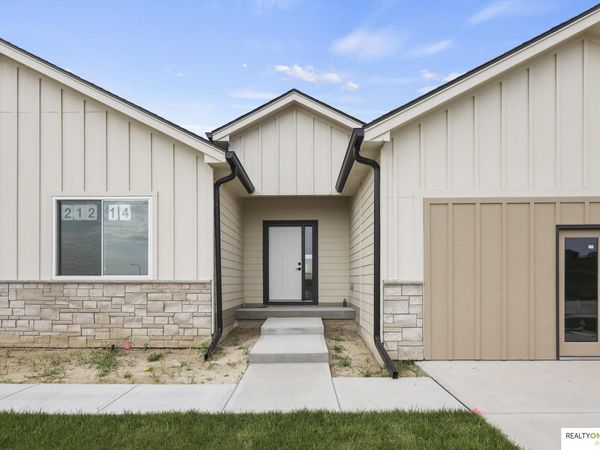 21214 Camden Avenue, Elkhorn, NE 68022